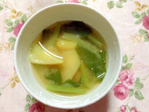 ホッコリ♡さつま芋と小松菜のお味噌汁